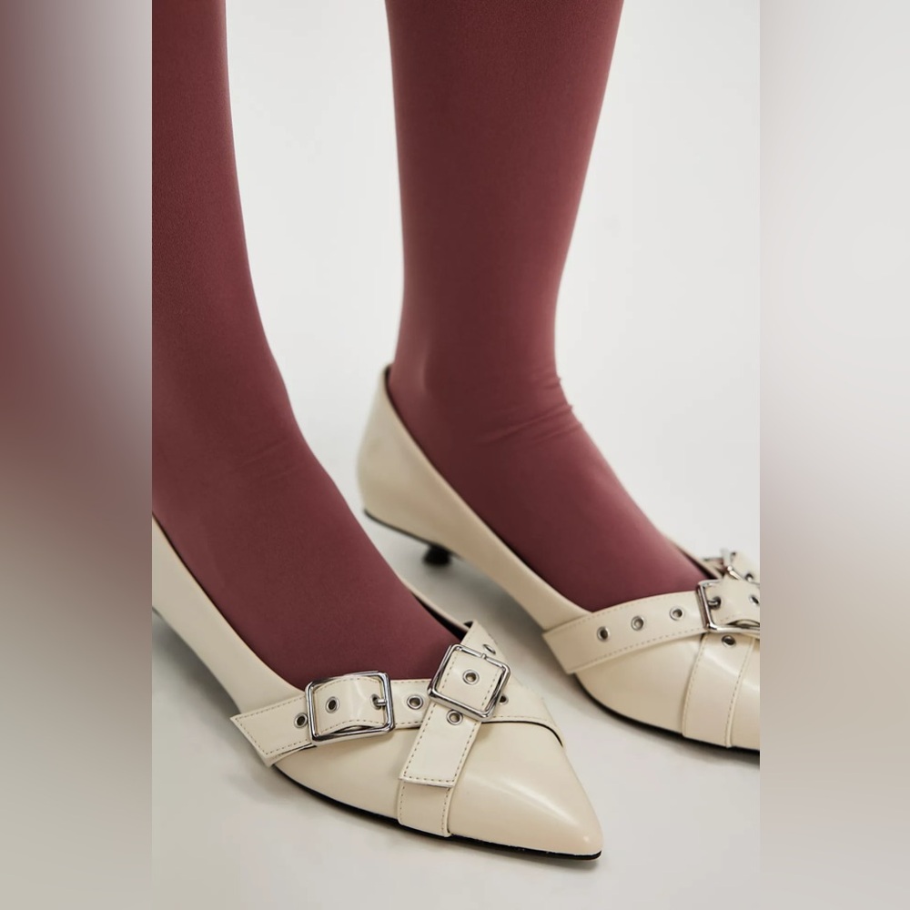 So 90s Kitten Heels